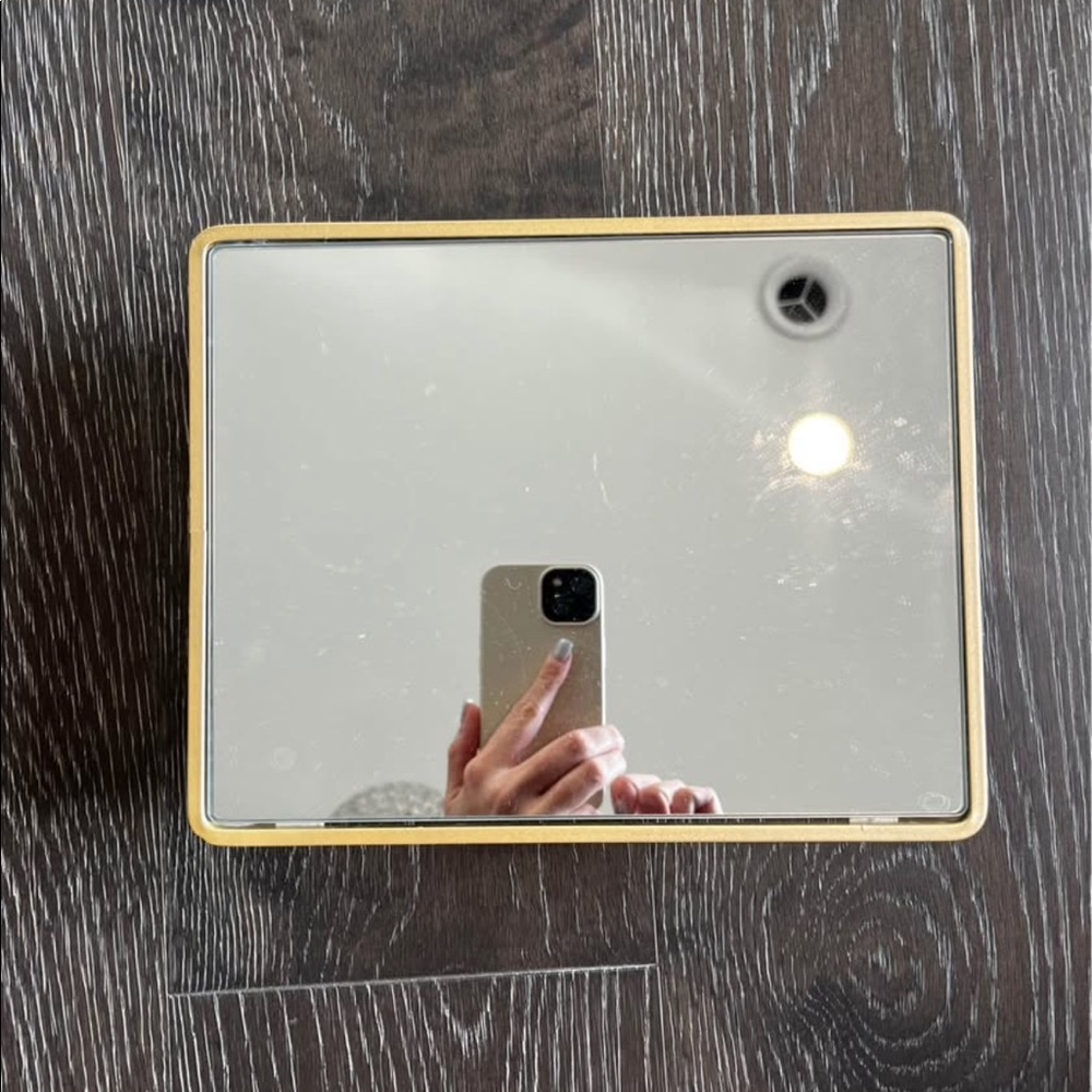 Mirrored tray